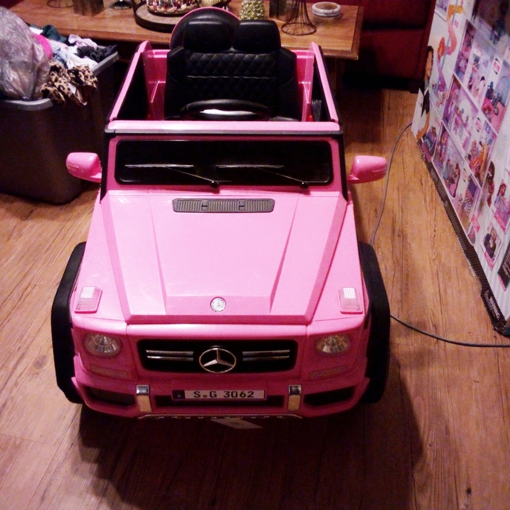 Pink jeep